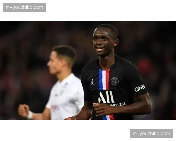 伯恩茅斯门将佩特洛维奇屡献神扑 防守端表现稳健